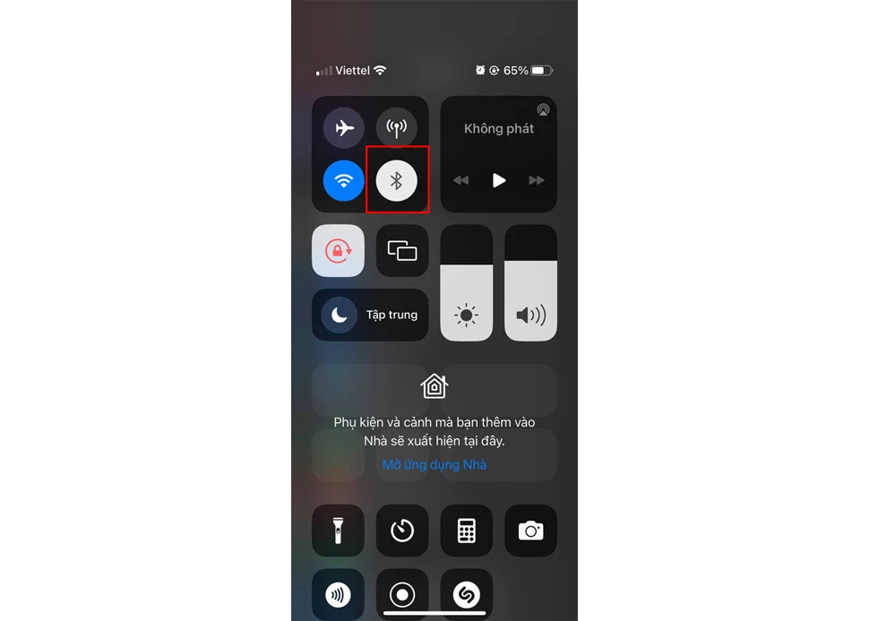 Làm thế nào tiết kiệm pin iPhone khi không có củ sạc?