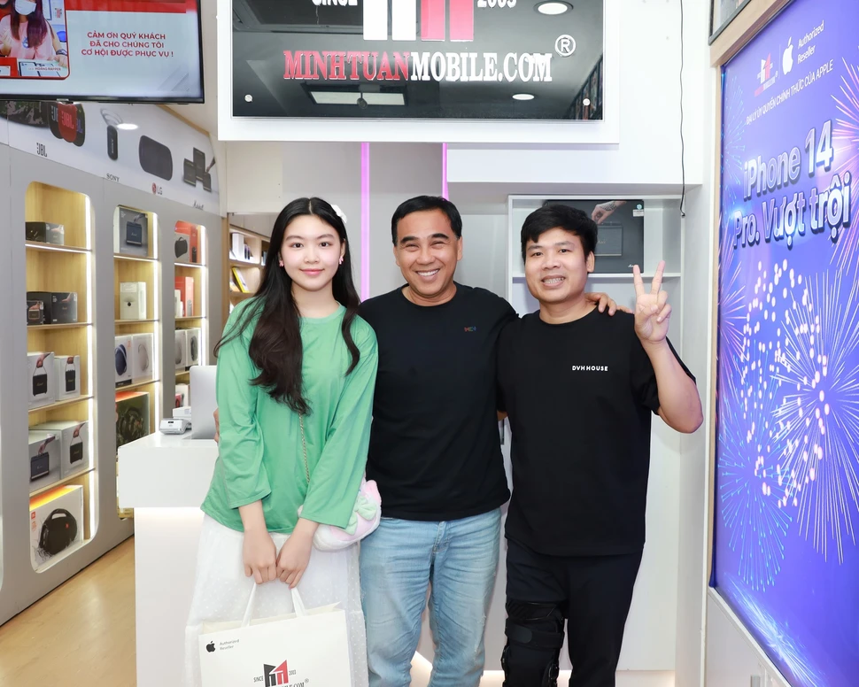 Nghệ sĩ Quyền Linh đầu tư iPhone 14 Pro Max cho 