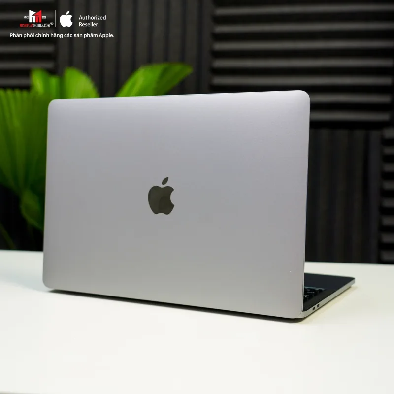 Cầm 20 triệu nên mua MacBook hay Laptop cho con vào đại học