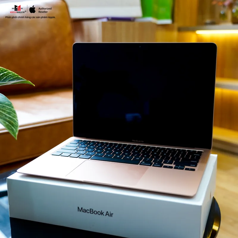 Cầm 20 triệu nên mua MacBook hay Laptop cho con vào đại học