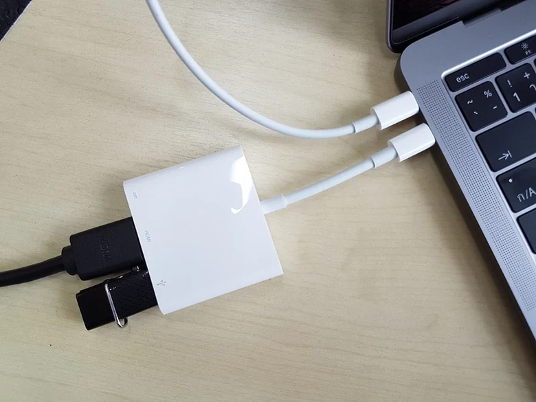 Cáp chuyển đổi Apple USB-C VGA Multiport Adapter - MJ1L2ZP/A
