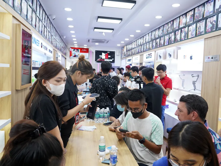 mo-ban-galaxy-z-series-tai-minh-tuan-mobile-1