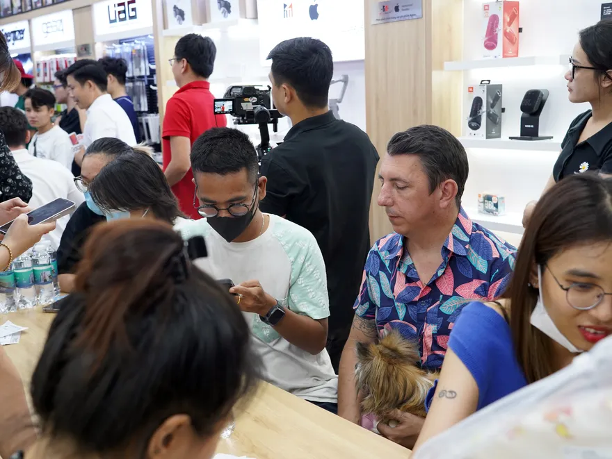 mo-ban-galaxy-z-series-tai-minh-tuan-mobile-1