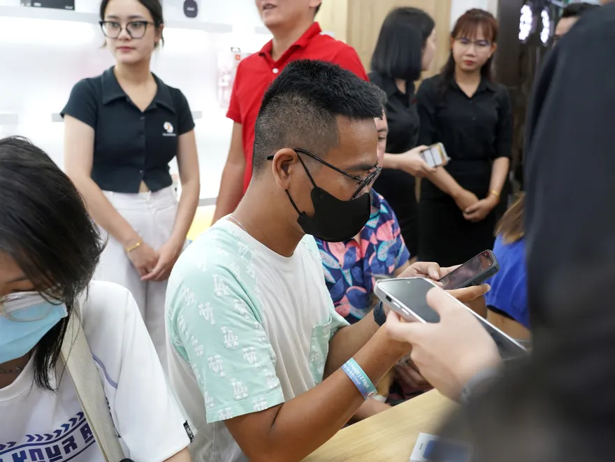 Mở bán Galaxy Samsung z Series