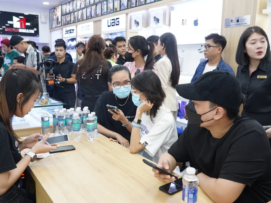 mo-ban-galaxy-z-series-tai-minh-tuan-mobile-1