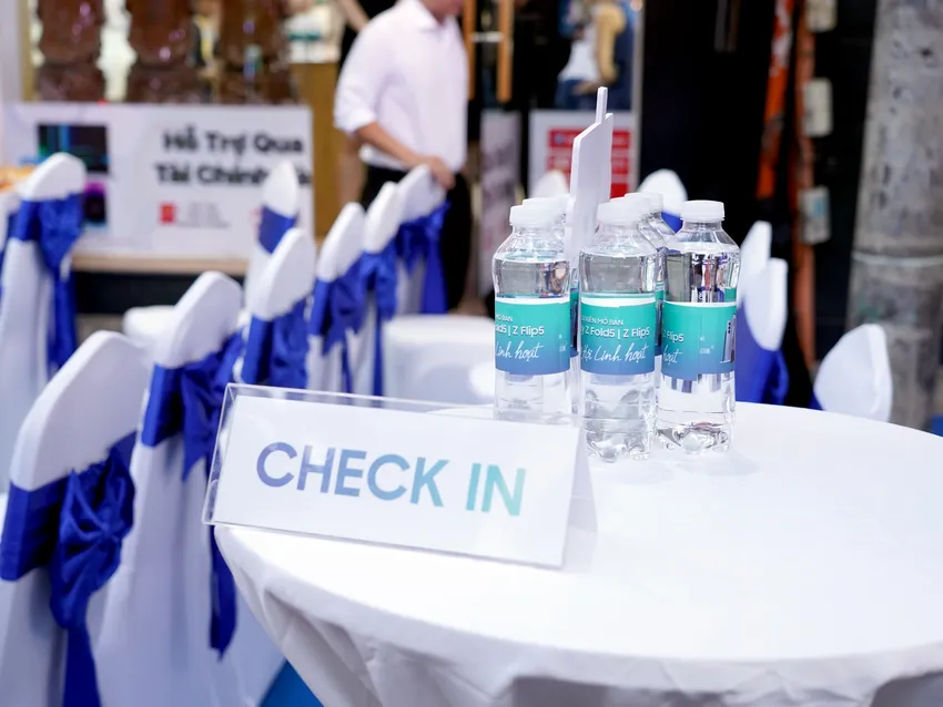 Minh Tuấn Mobile mở bán Samsung Galaxy Z Series