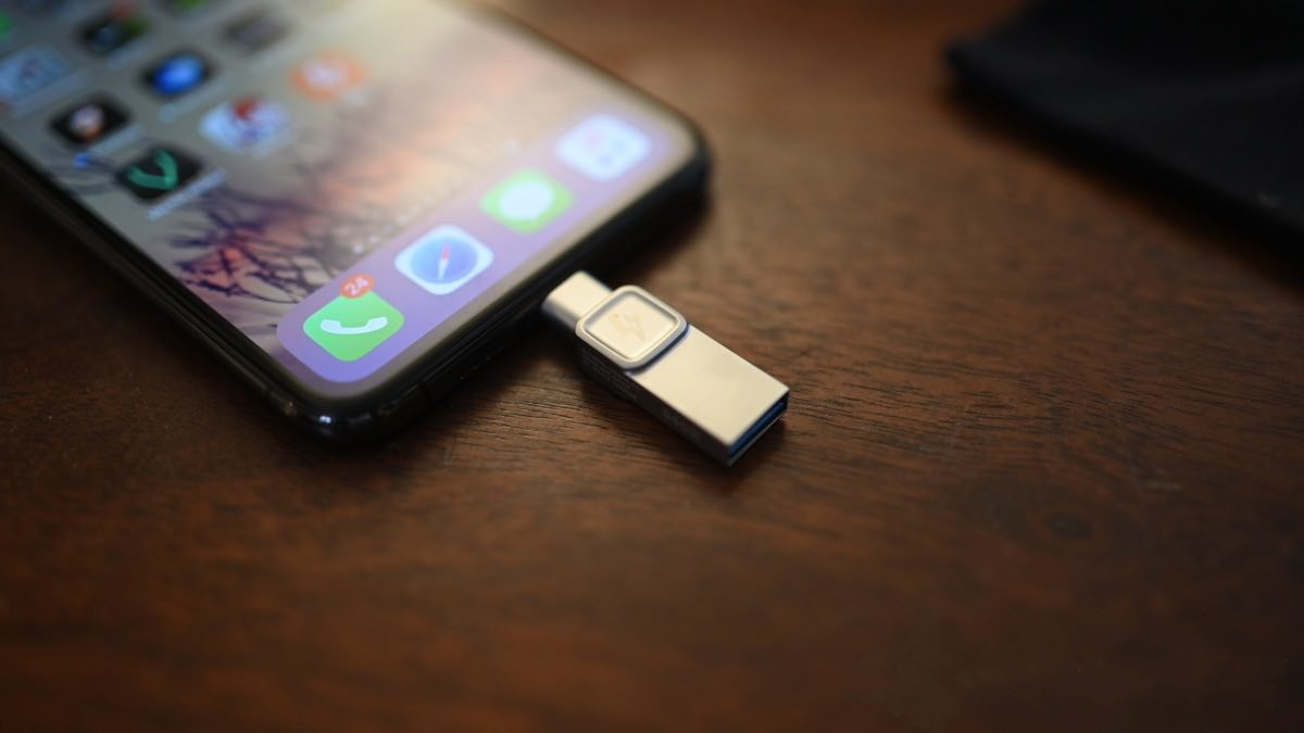 tăng dung lượng lưu trữ trên iPhone - ổ lưu trữ di động