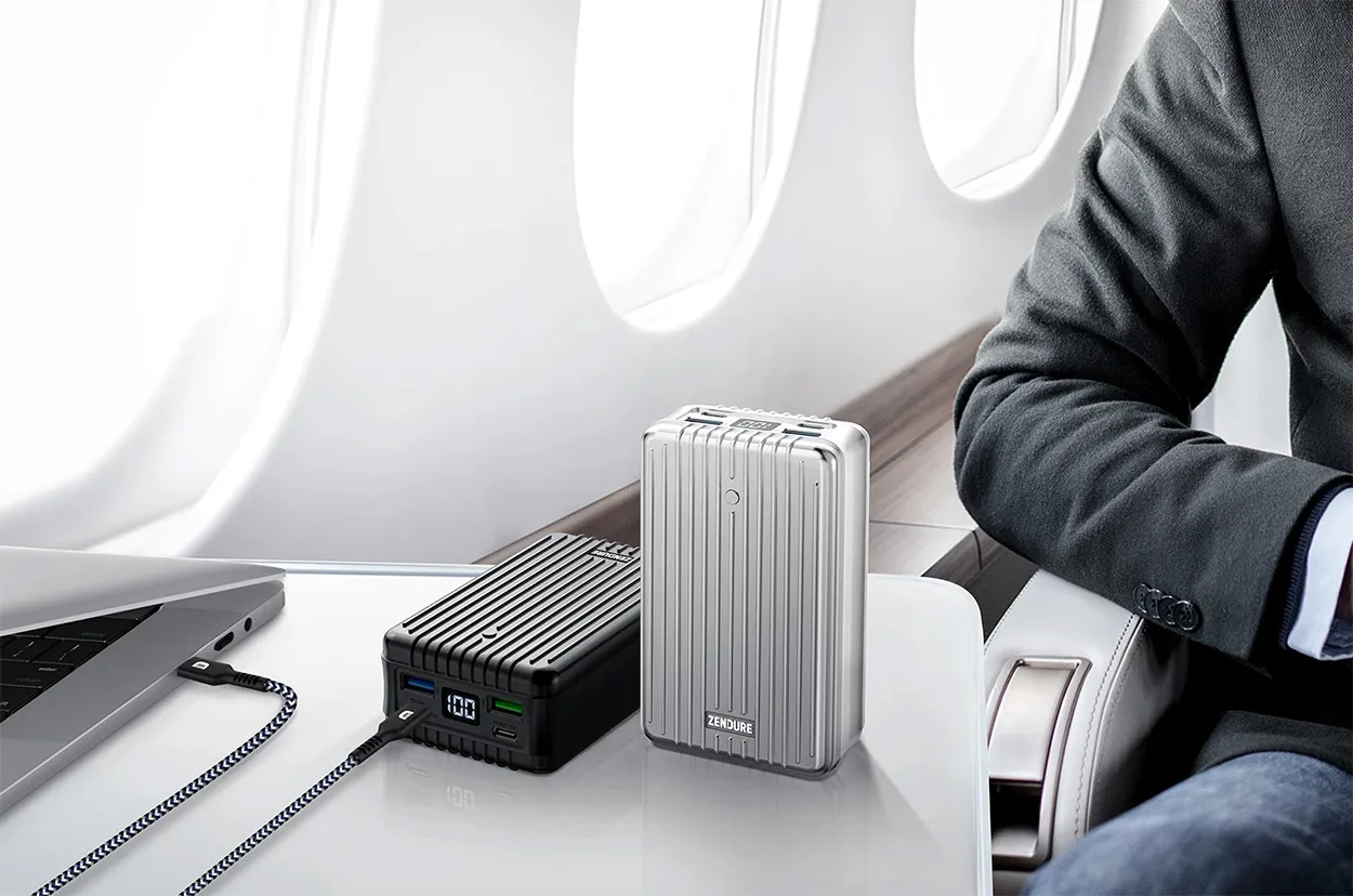 Top 4 phụ kiện cần phải có khi đã sở hữu một chiếc MacBook - Zendure 27.000 mAh 4 cổng Supertank