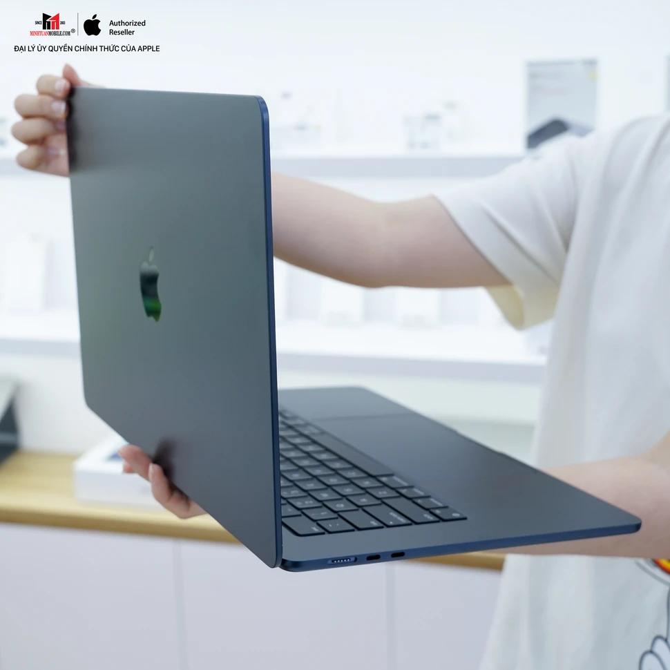 Trên tay MacBook Air 15inch M2 2023: Nhỏ gọn và sang trọng