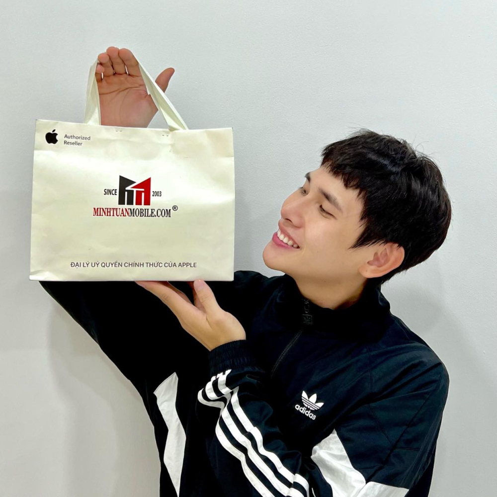 Lý Hạo Mạnh Quỳnh ngất ngây với Micro không dây