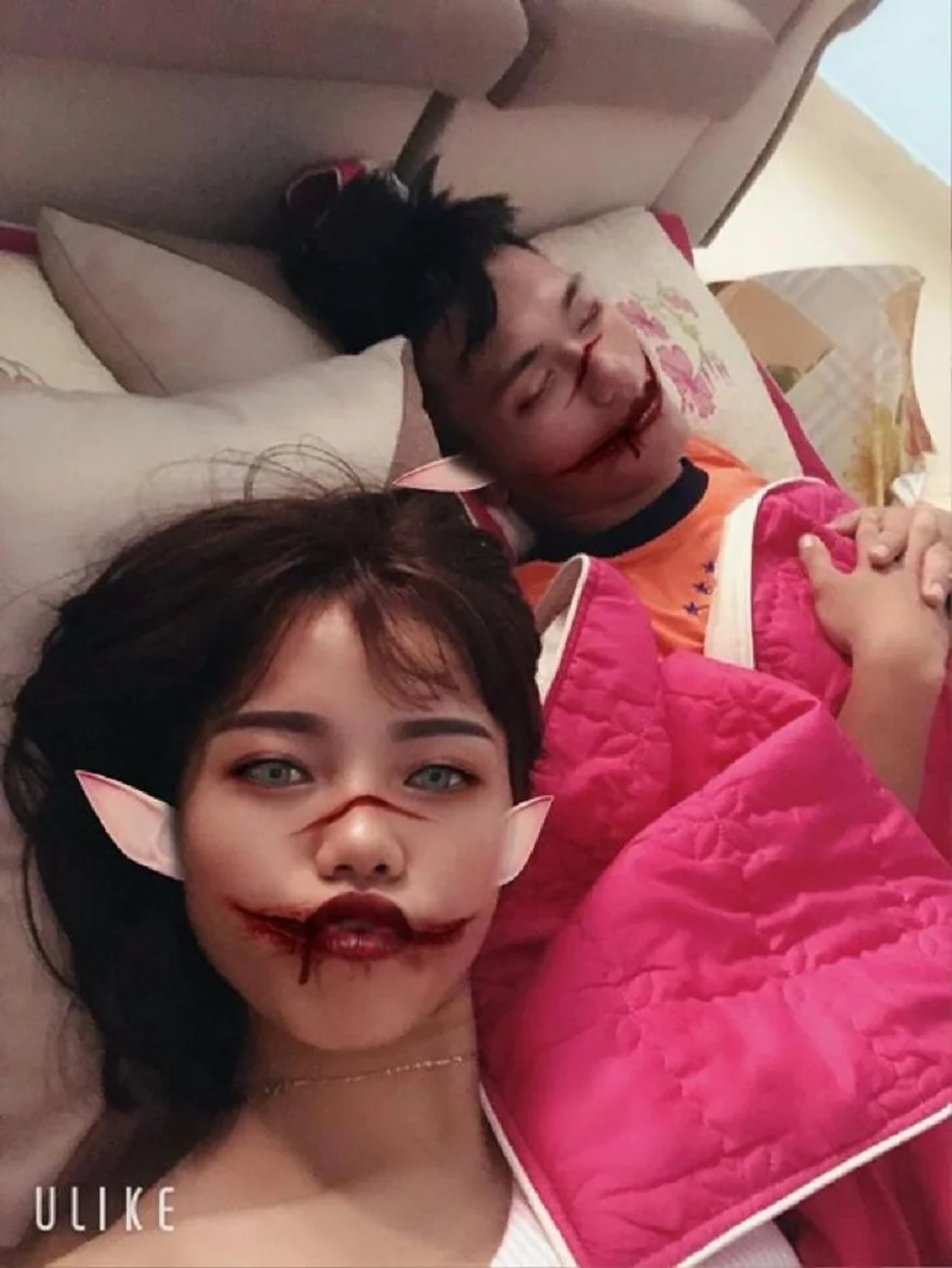 App chụp hình Halloween