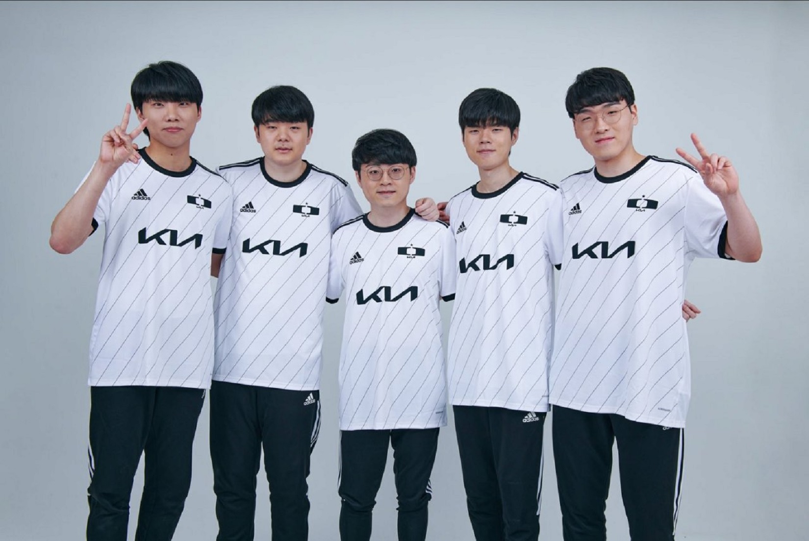 Vòng Playoffs LCK mùa hè 2023: Đại chiến hai gã khổng lồ T1  - DK