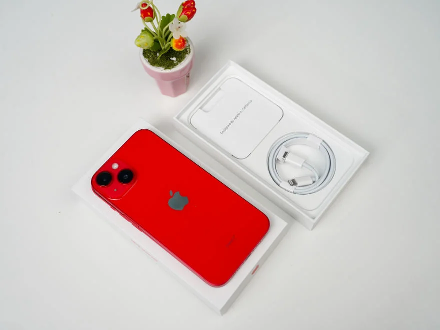 Nên chọn iPhone 14 hay iPhone 13