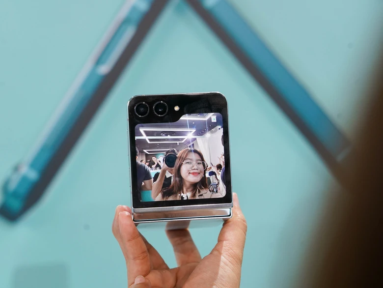 Samsung Galaxy Z Flip5 8GB 512GB