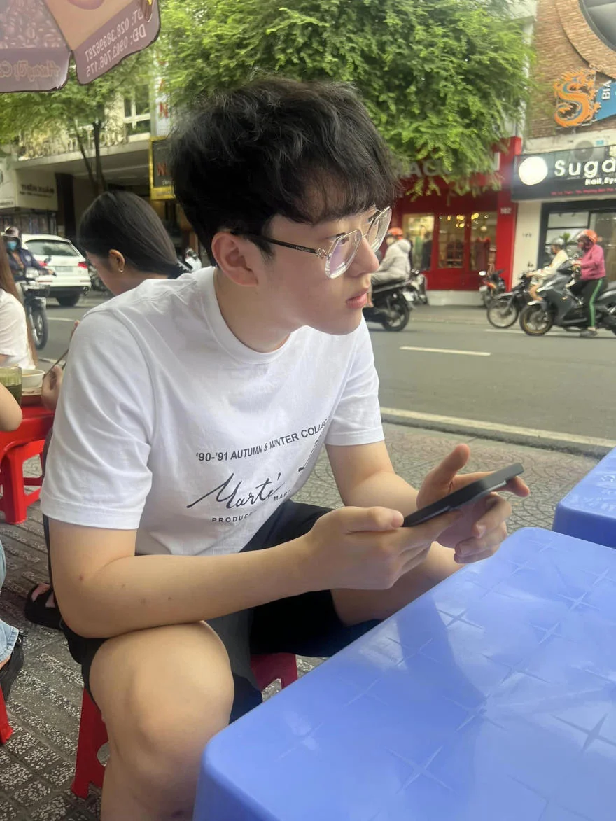 Scout hẹn hò với Sofm