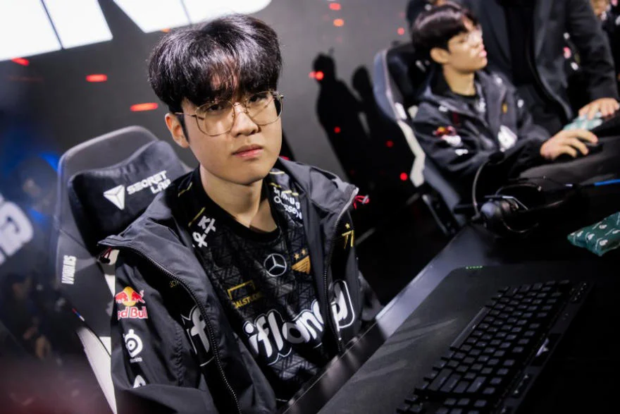 T1 chọn trang phục vinh danh CKTG 2023