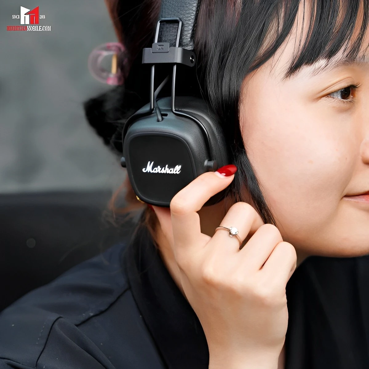 Những lưu ý khi lần đầu đi mua tai nghe-Tai nghe bao kín tai (on-ear)