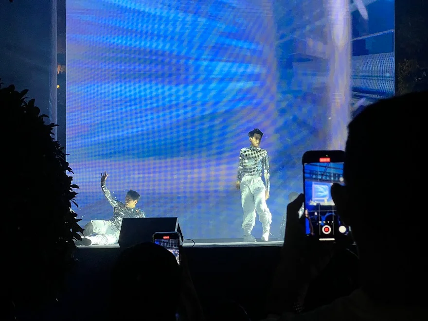 tường thực trực tiếp sự kiện mở bán iPhone 15 Series tại Minh Tuấn Mobile 11