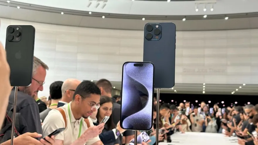 iPhone 15 Pro Max và iPhone 15 Plus