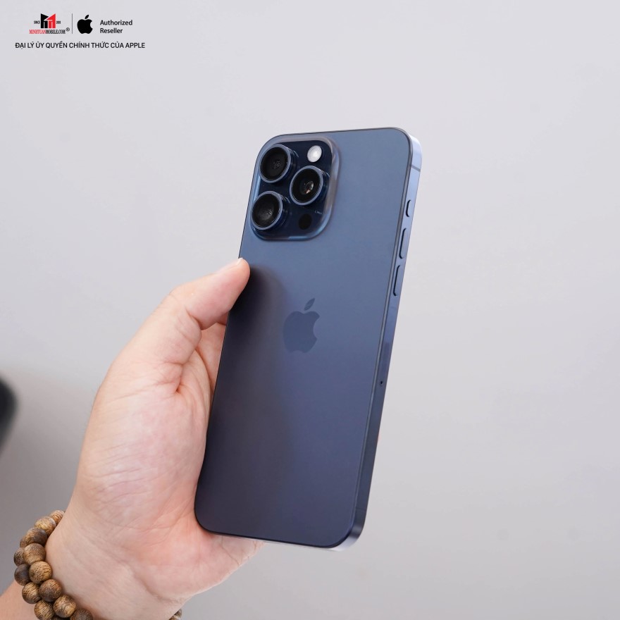 iPhone 15 Pro Max Blue