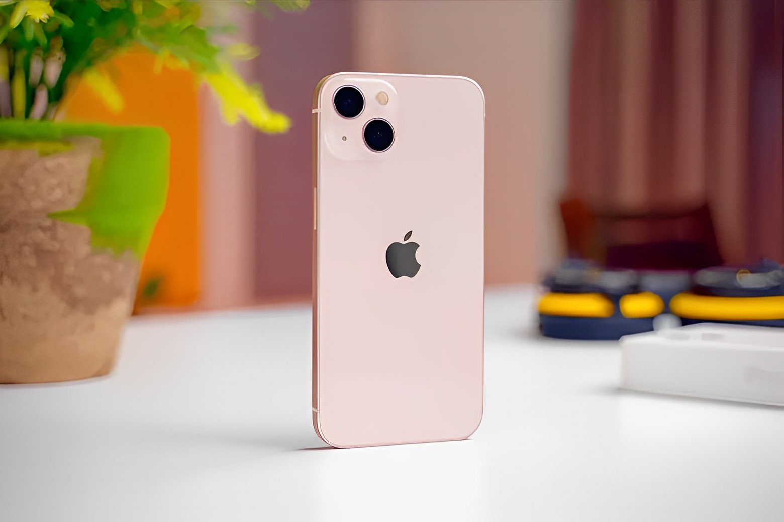 iPhone 15 và iPhone 15 Plus màu hồng 