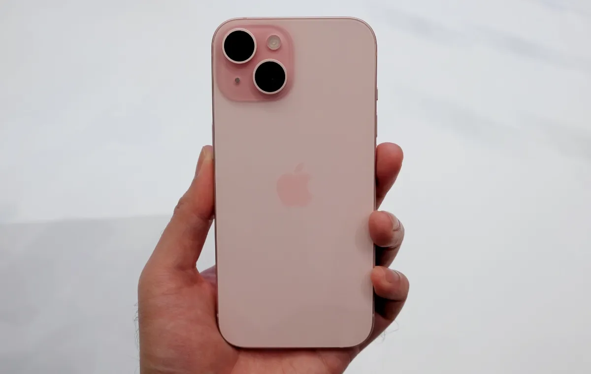 iPhone 15 và iPhone 15 Plus màu hồng 