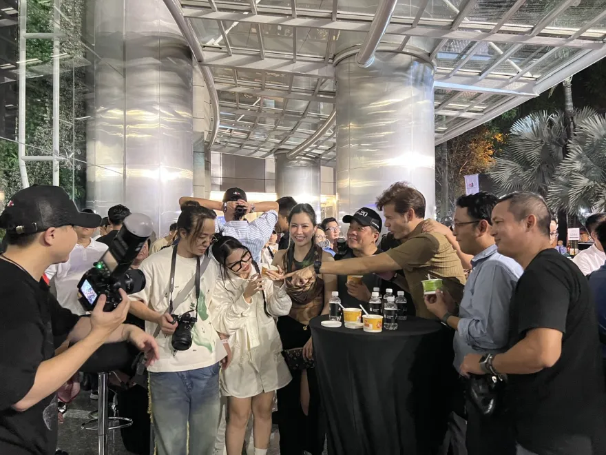 mở bán iPhone 15 Series