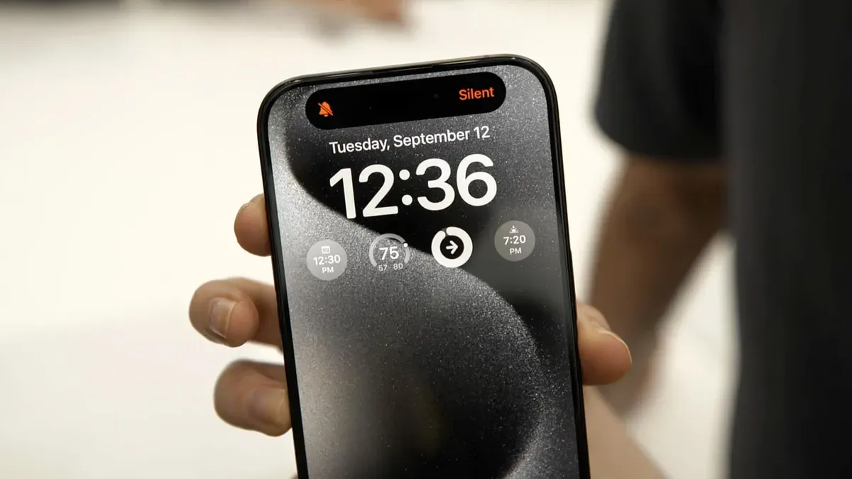 so sánh iPhone 15 Plus và iPhone 15 Pro Max