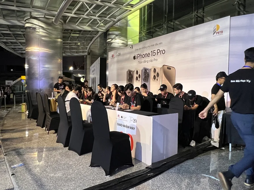 Sự kiện mở bán iPhone 15 Series Minh Tuấn Mobile