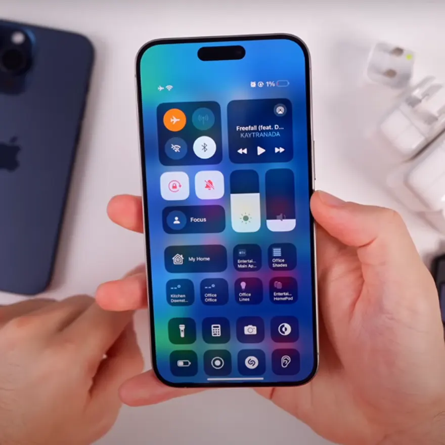 Bộ đổi nguồn 20W cho iPhone 15 Pro Max có lý tưởng?
