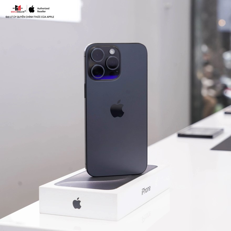 iPhone 15 Pro màu Titan Đen hợp với mệnh nào