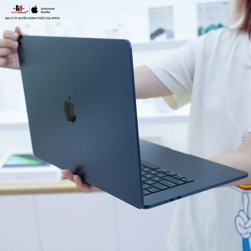 MacBook Air M2 2023