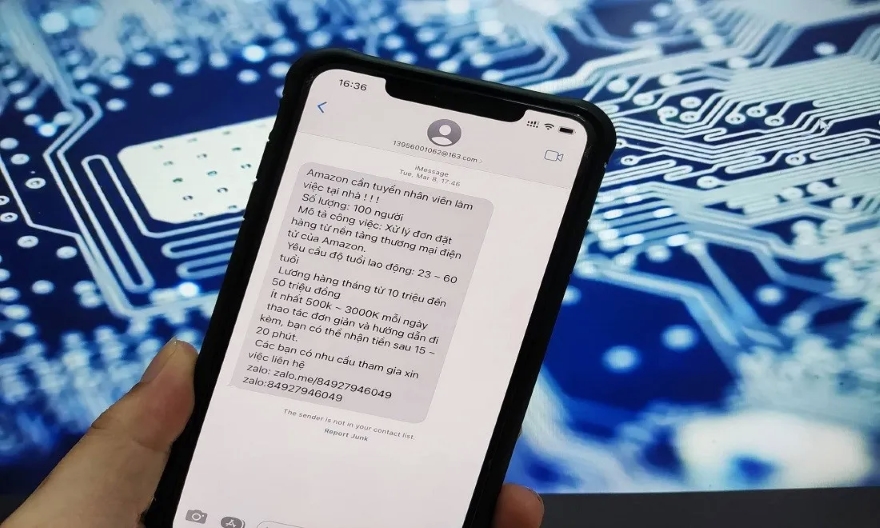 bảo vệ bố mẹ và người già khỏi lừa đảo tài chính