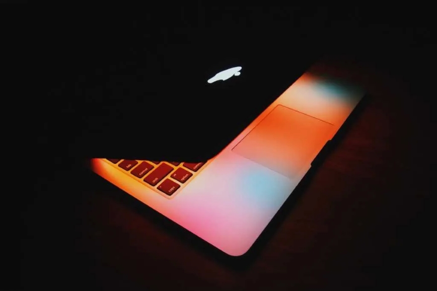 chế độ Ngủ và Tắt máy hoàn toàn trên MacBook