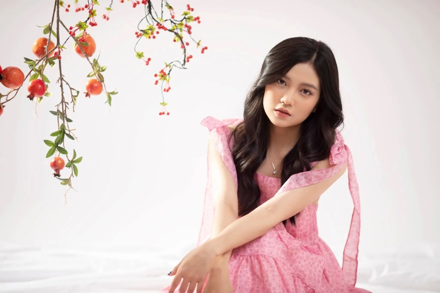 diễn viên Thanh Nhàn iPhone 15 Pro Max