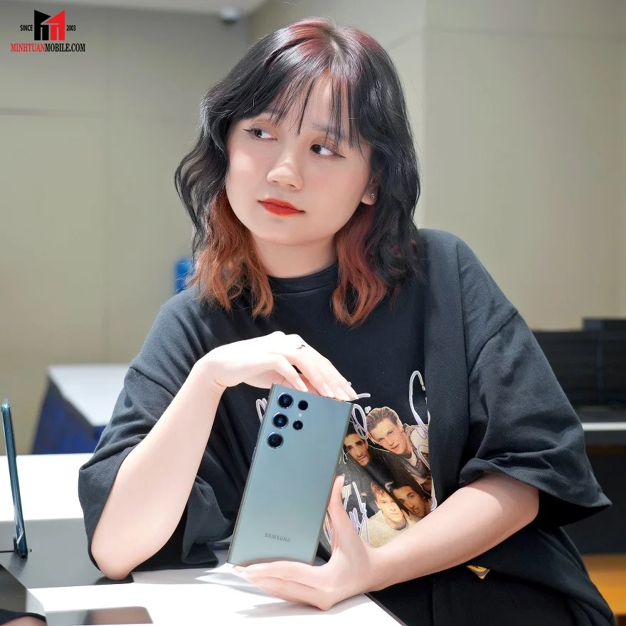 Samsung Galaxy S23 Ultra giảm giá ngày 22.11