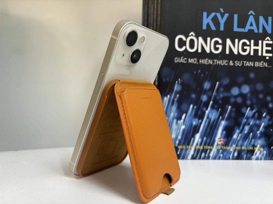 Review ví nam châm kiêm đế MiPow Magnetic Wallet Holder: Nhỏ gọn và tiện dụng 