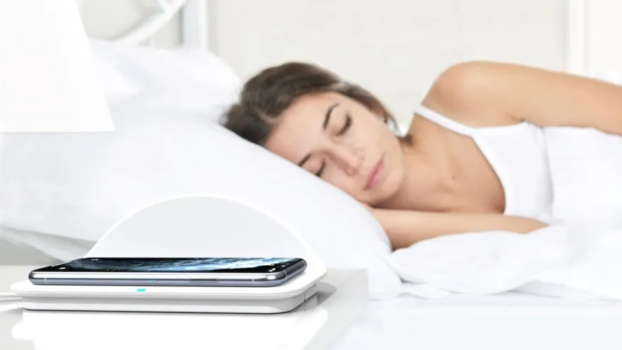 Sử dụng điện thoại trước khi đi ngủ