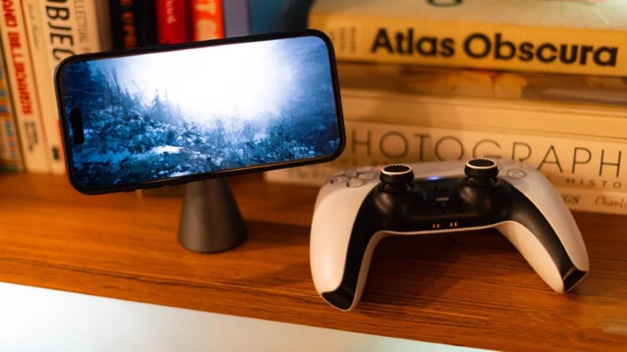 Trải nghiệm chơi tựa game Resident Evil Village trên  iPhone 15 Pro