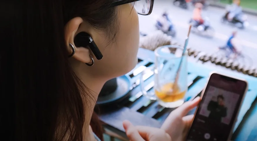 trải nghiệm tai nghe bluetooth Marshall Minor 3