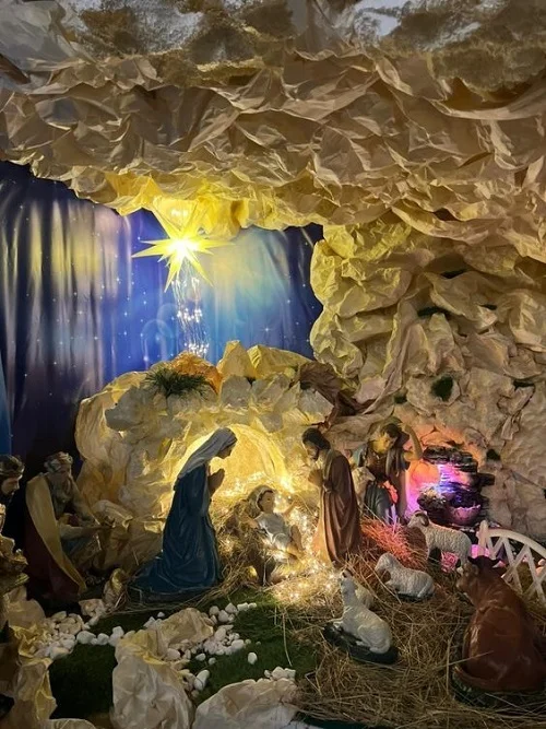 Trang trí hang đá Giáng sinh độc đáo 2023