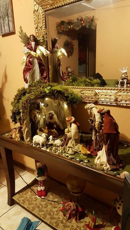 Trang trí hang đá Giáng sinh độc đáo 2023