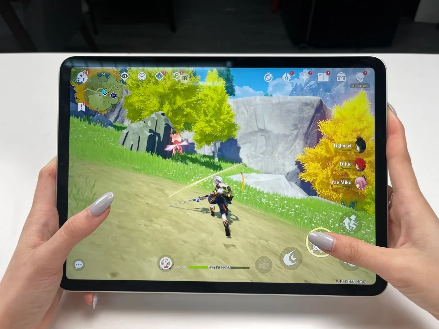 ​    ​Trên tay iPad Pro 11 inch 2022 M2