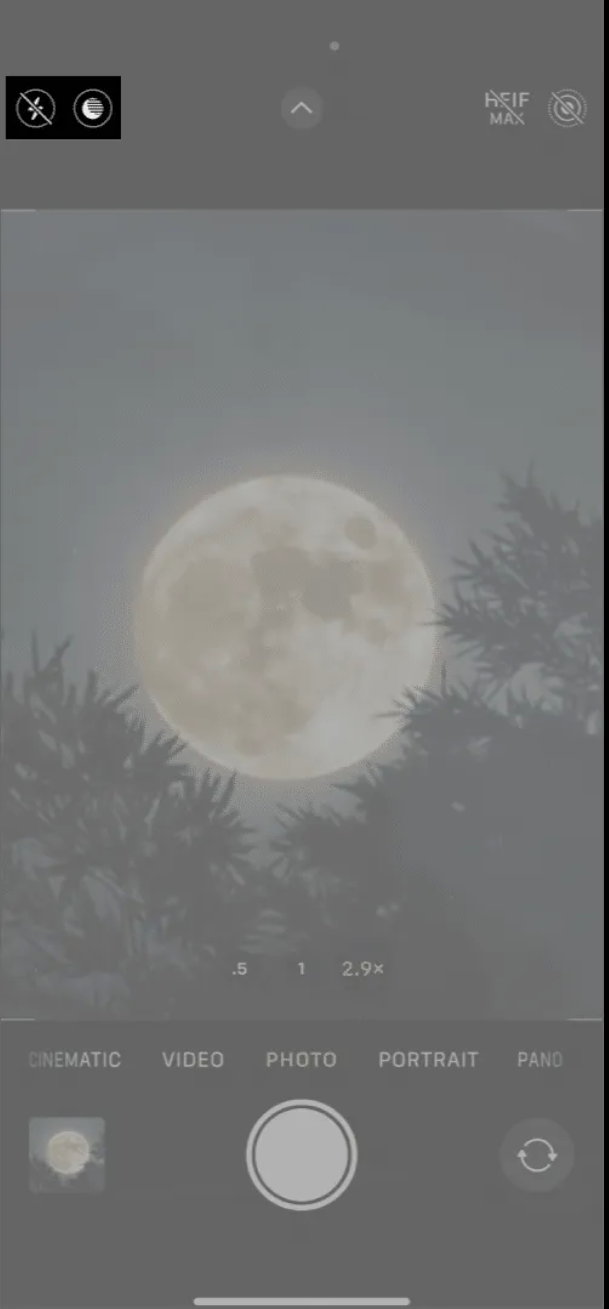 Cách chụp ảnh Mặt trăng trên iPhone