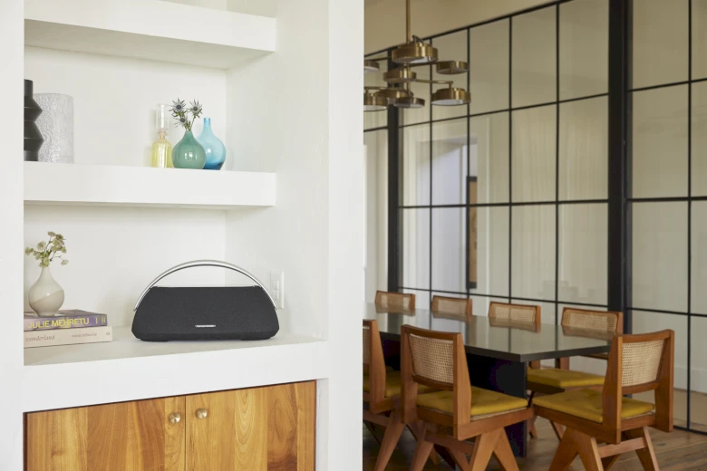 Thiết kế bán nguyệt tinh tế và sang trọng đặc trưng