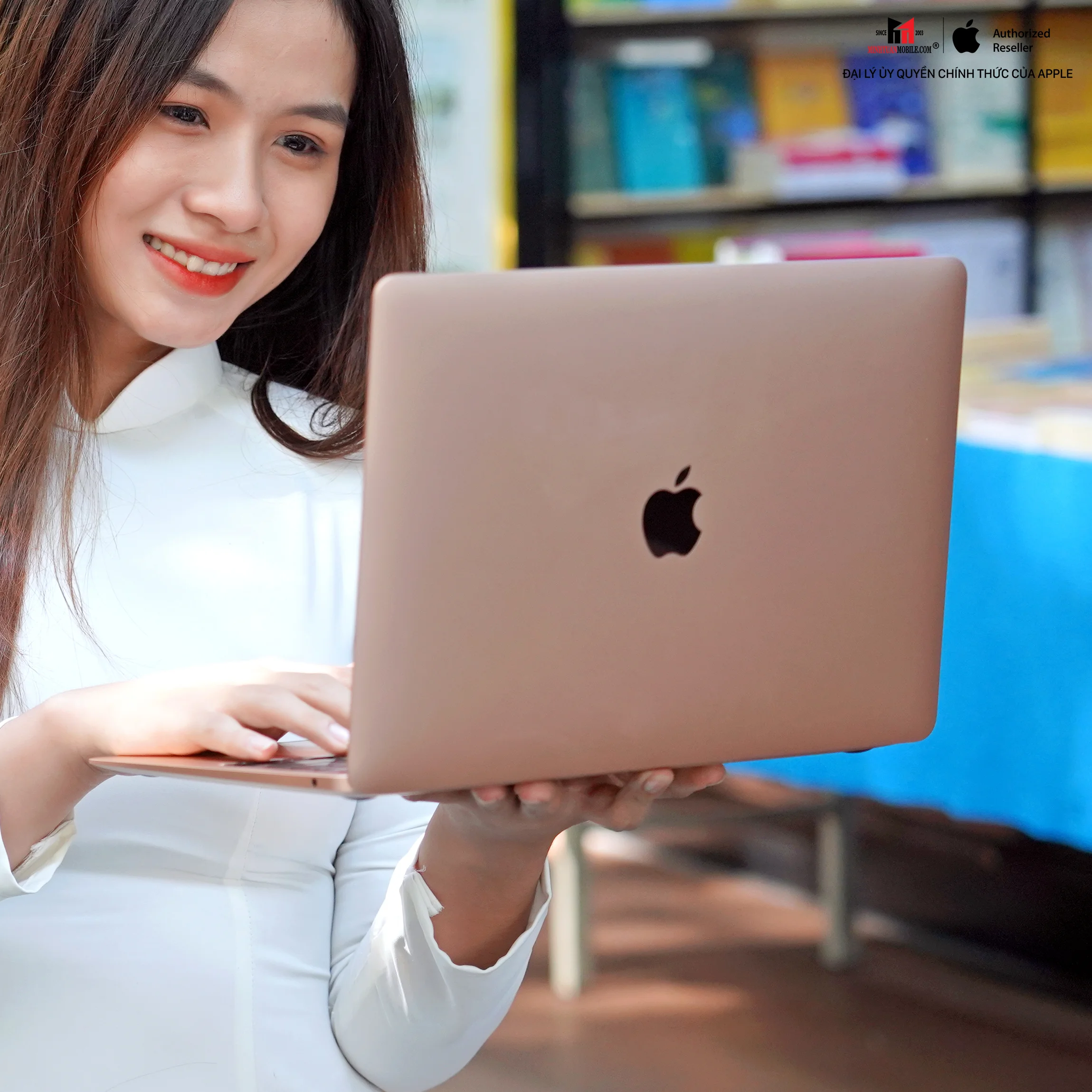 HOT: MacBook Air M1 giá sốc chỉ 18.490.000