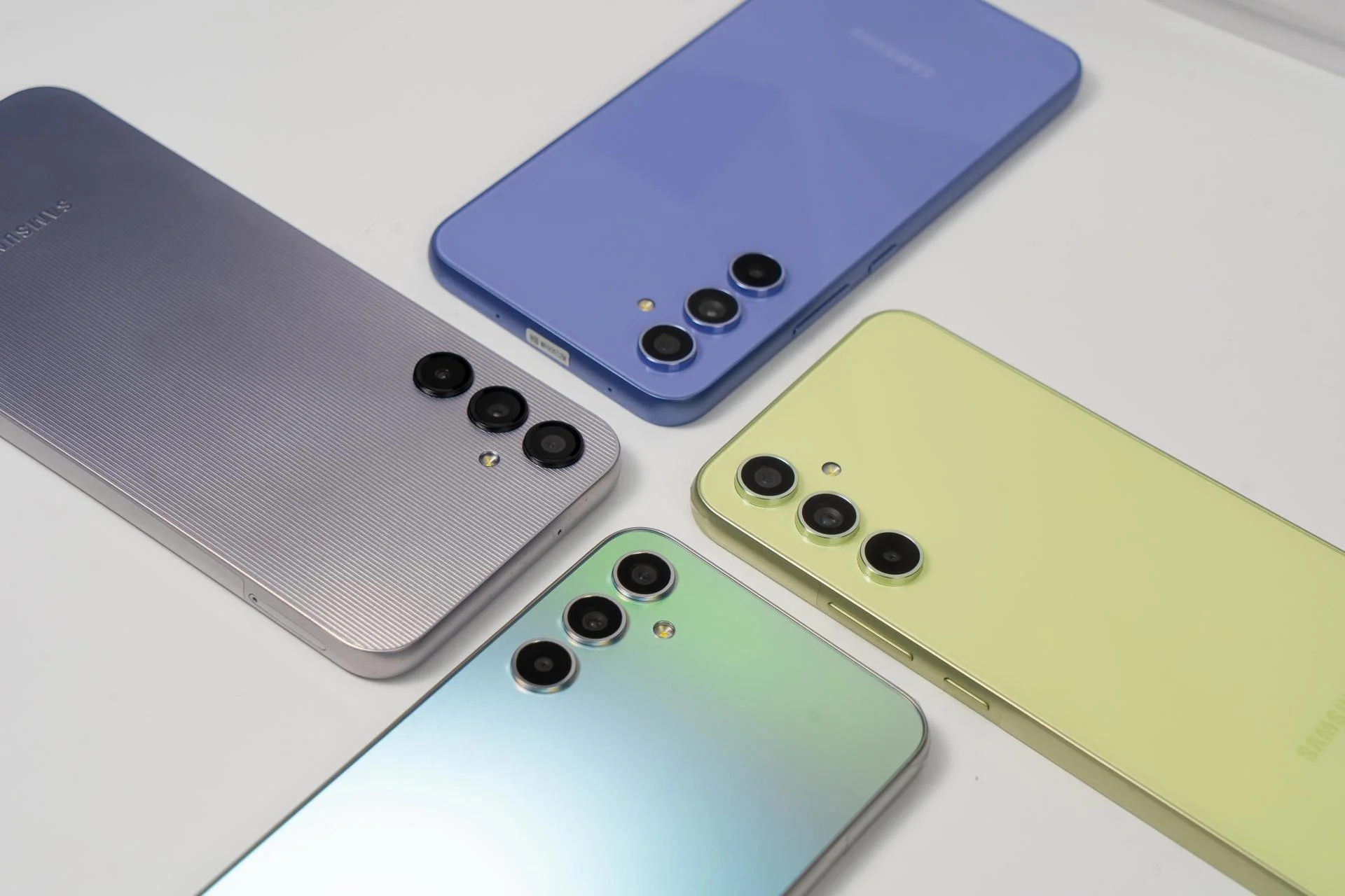 Tại sao Samsung Galaxy A lại đáng mua?