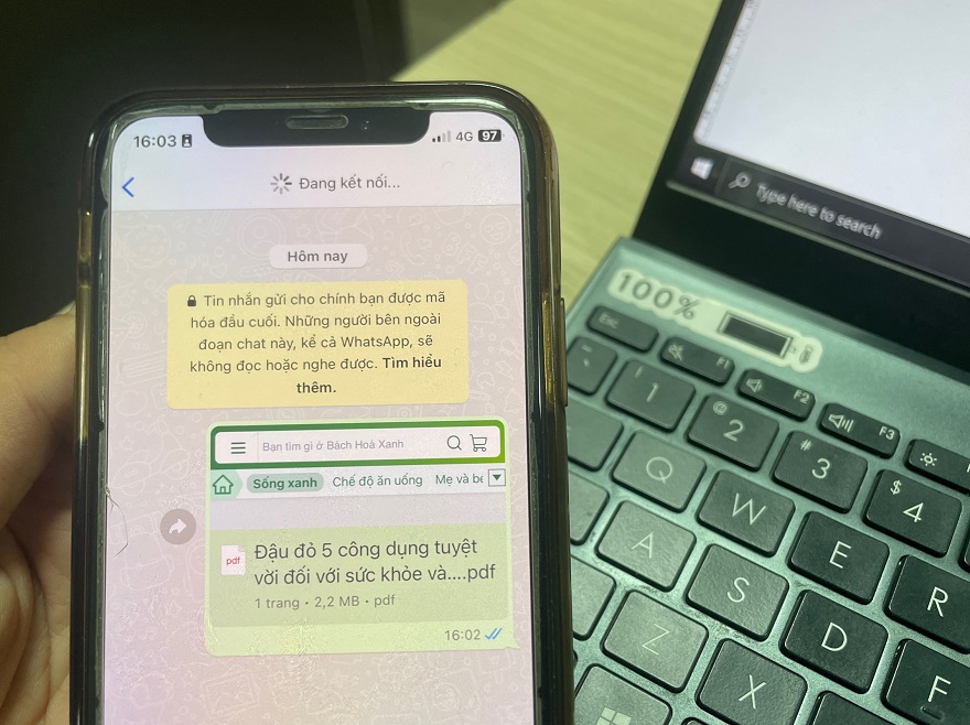 Bước 2: chạm vào Tài liệu, sau đó chọn ảnh hoặc video từ đó.