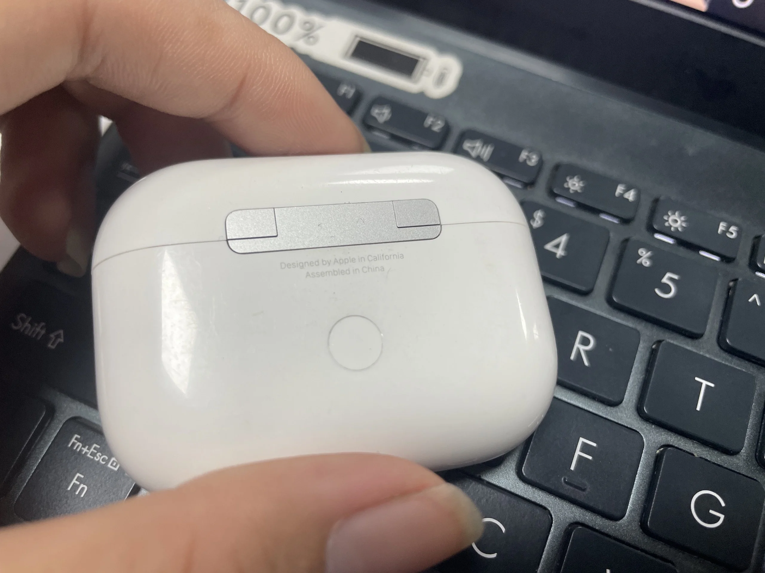 Cách phân biệt AirPods Pro thật giả trong một nốt nhạc