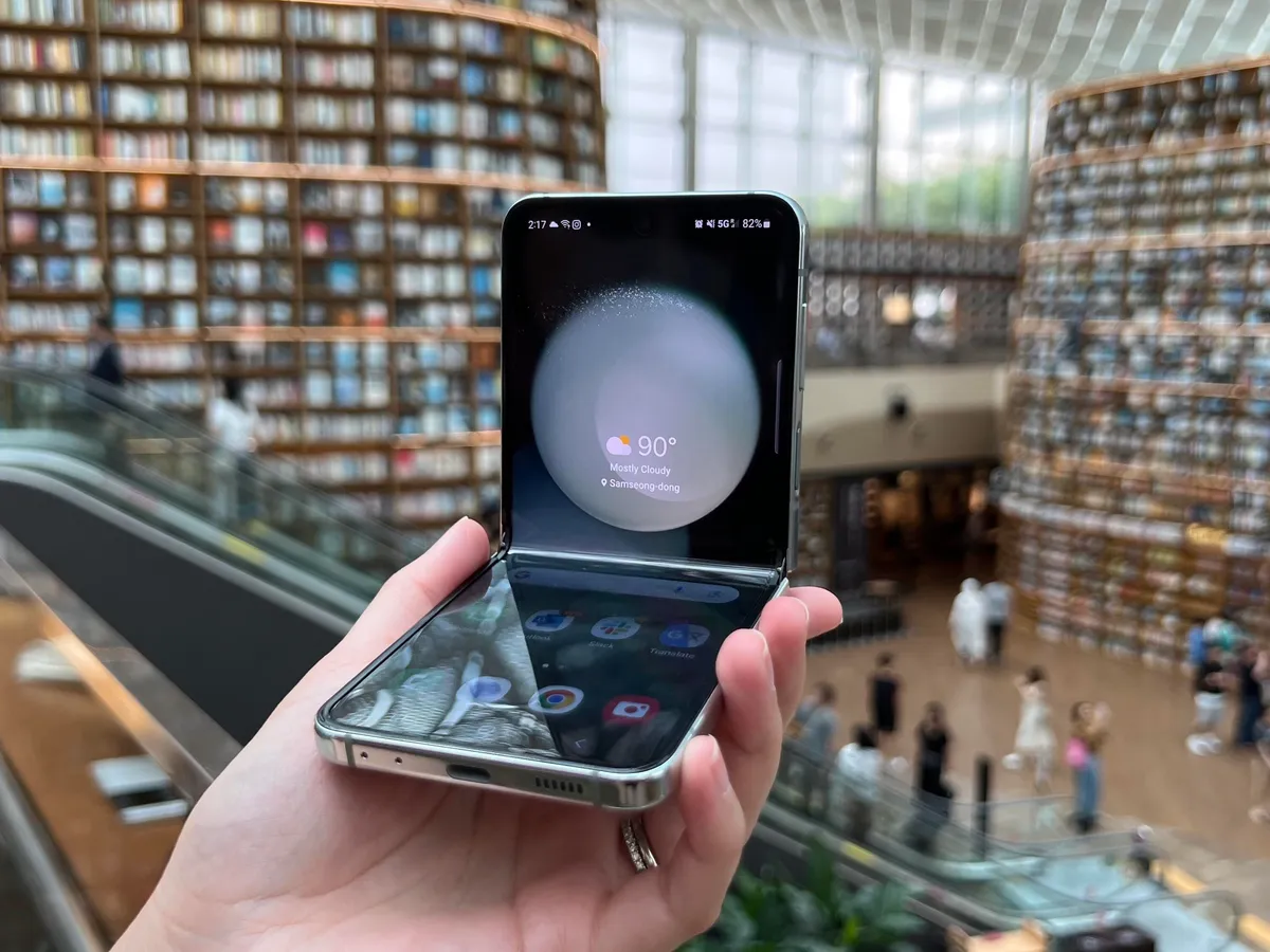 Galaxy Z Fold4, Flip4 và Z Flip5 nhận bản cập nhật tháng 1/2024